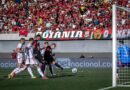 Em jogo tumultuado, Flamengo vence Atlético-GO no fim na estreia do Brasileiro