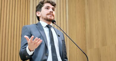 Breno Garibalde crítica falhas no transporte público de Aracaju